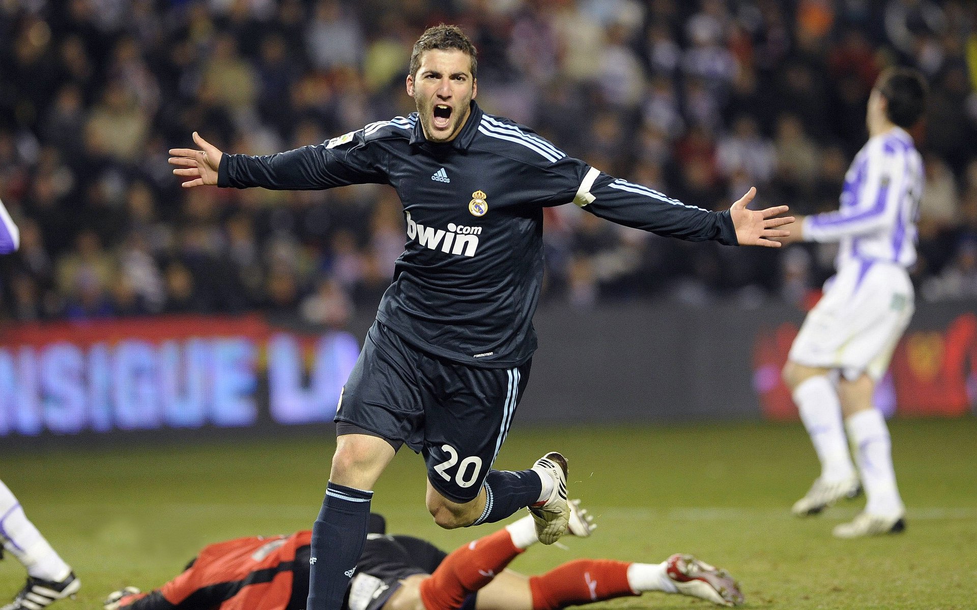 英超神剧情七分钟两球逆转与绝平接连上演,英超平局